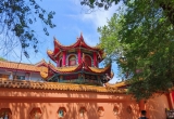 每个人都有被惹怒的时刻，火气涌上胸口时，总想着把情绪摔出去才痛快，却常常忘了